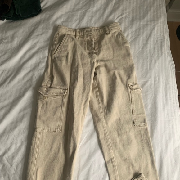 WILFRED CARGO - Picture 3 of 6